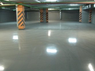 Как защитить бетонный пол?